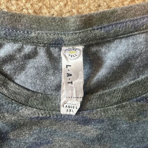 Camo tshirt - Picture 2 of 3